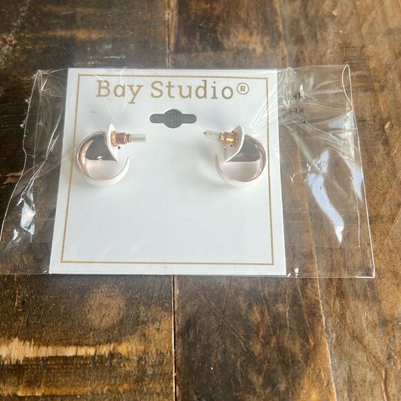 Bay Studio Earrings Rose Gold and White Small Hoops - Picture 1 of 3